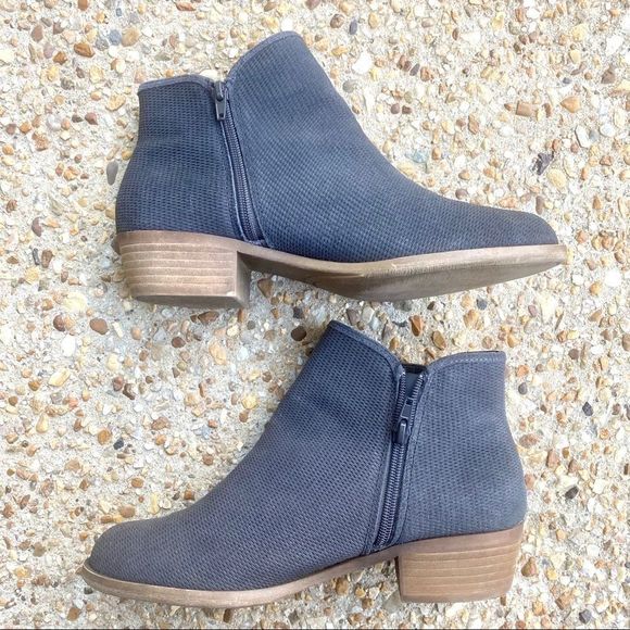 NWOT Kenzie Gerona Gray Suede Ankle Boots 10 - Picture 1 of 8